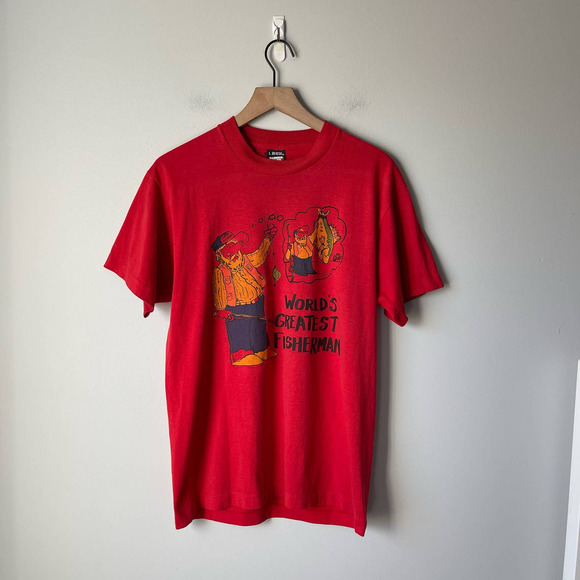 Vintage Single Stitch World's Greatest Fisherman Red Tee Size Large - Picture 1 of 5